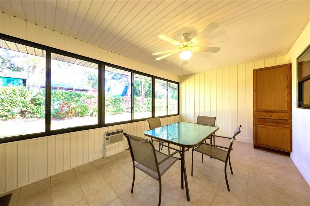 待售: $224,900 (2 贝兹, 2 浴室, 1298 平方英尺)