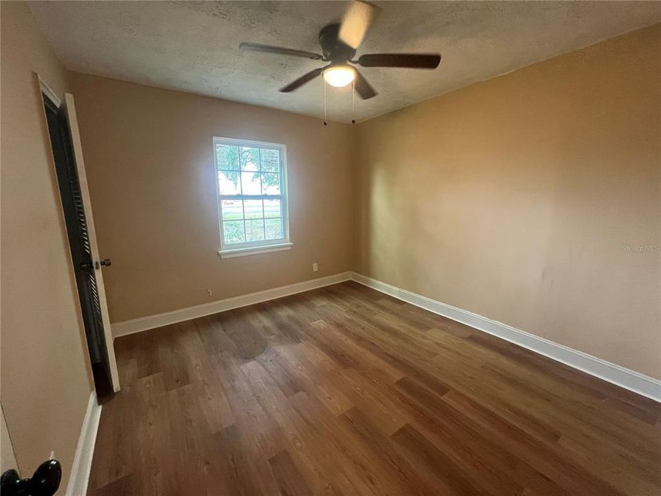 На продажу: $125,000 (2 спален, 1 ванн, 792 Квадратных фут)