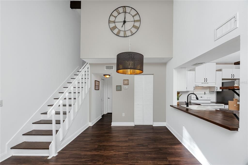 For Sale: $199,000 (2 beds, 2 baths, 1056 Square Feet)