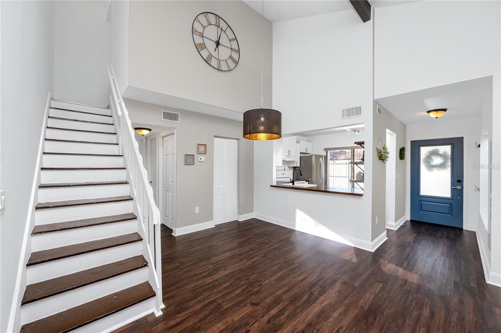 For Sale: $199,000 (2 beds, 2 baths, 1056 Square Feet)