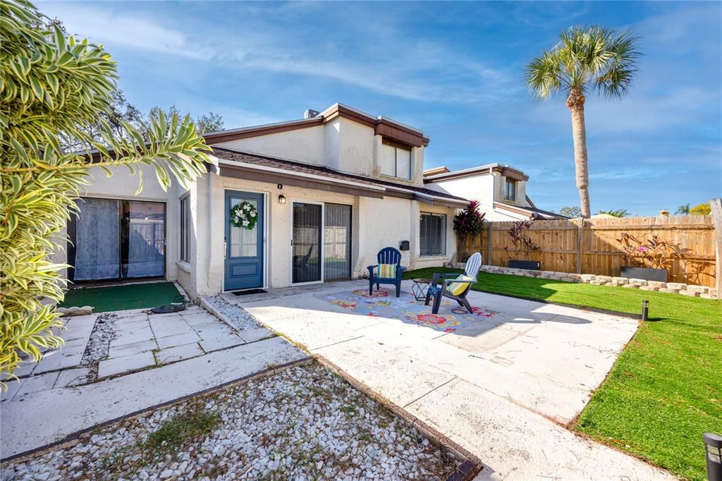 For Sale: $199,000 (2 beds, 2 baths, 1056 Square Feet)