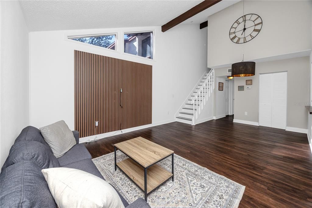 For Sale: $199,000 (2 beds, 2 baths, 1056 Square Feet)