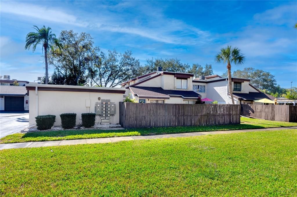 For Sale: $199,000 (2 beds, 2 baths, 1056 Square Feet)