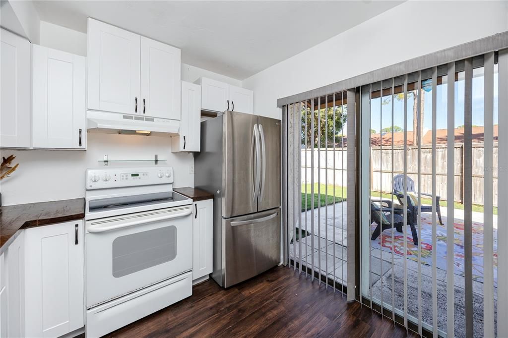 For Sale: $199,000 (2 beds, 2 baths, 1056 Square Feet)