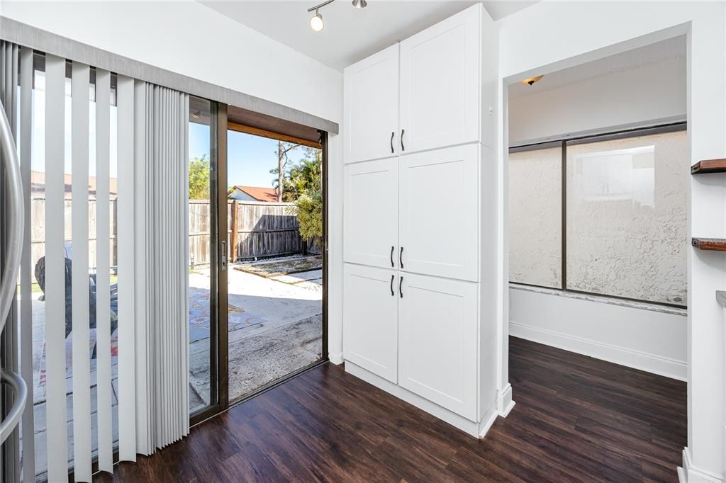 For Sale: $199,000 (2 beds, 2 baths, 1056 Square Feet)