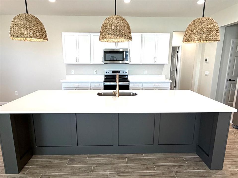 待售: $415,500 (3 贝兹, 2 浴室, 2101 平方英尺)