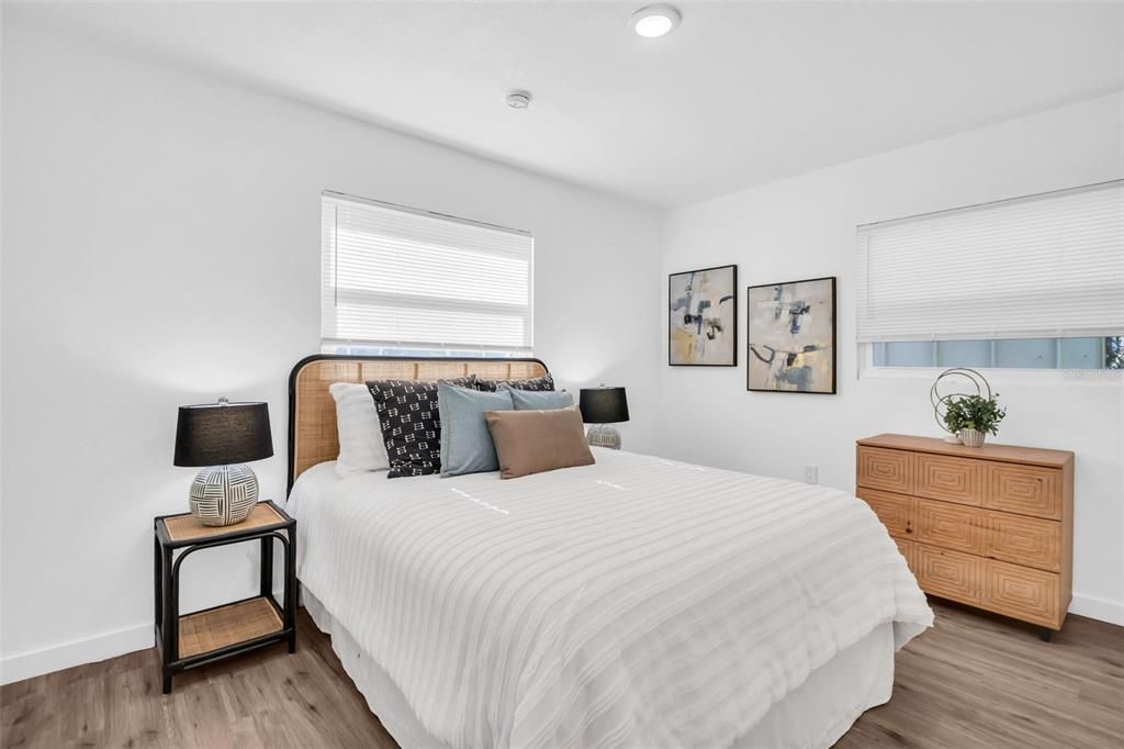 На продажу: $340,000 (3 спален, 1 ванн, 878 Квадратных фут)