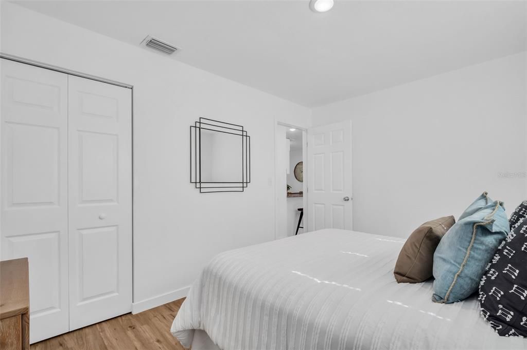 На продажу: $340,000 (3 спален, 1 ванн, 878 Квадратных фут)