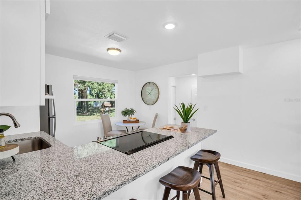 На продажу: $340,000 (3 спален, 1 ванн, 878 Квадратных фут)