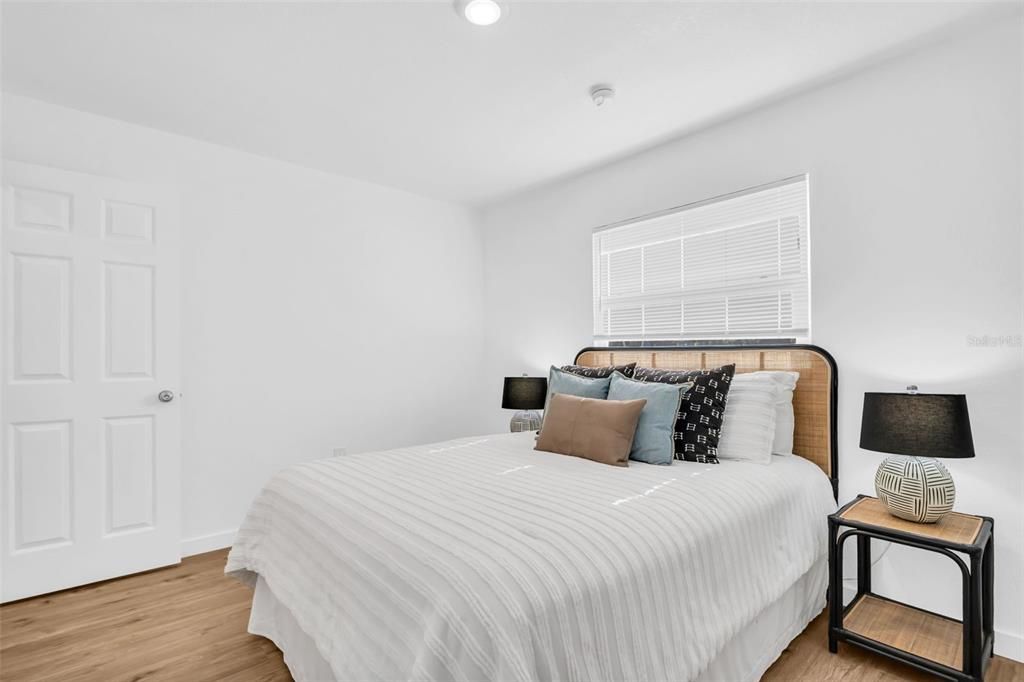 На продажу: $340,000 (3 спален, 1 ванн, 878 Квадратных фут)