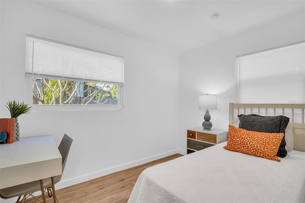 На продажу: $340,000 (3 спален, 1 ванн, 878 Квадратных фут)