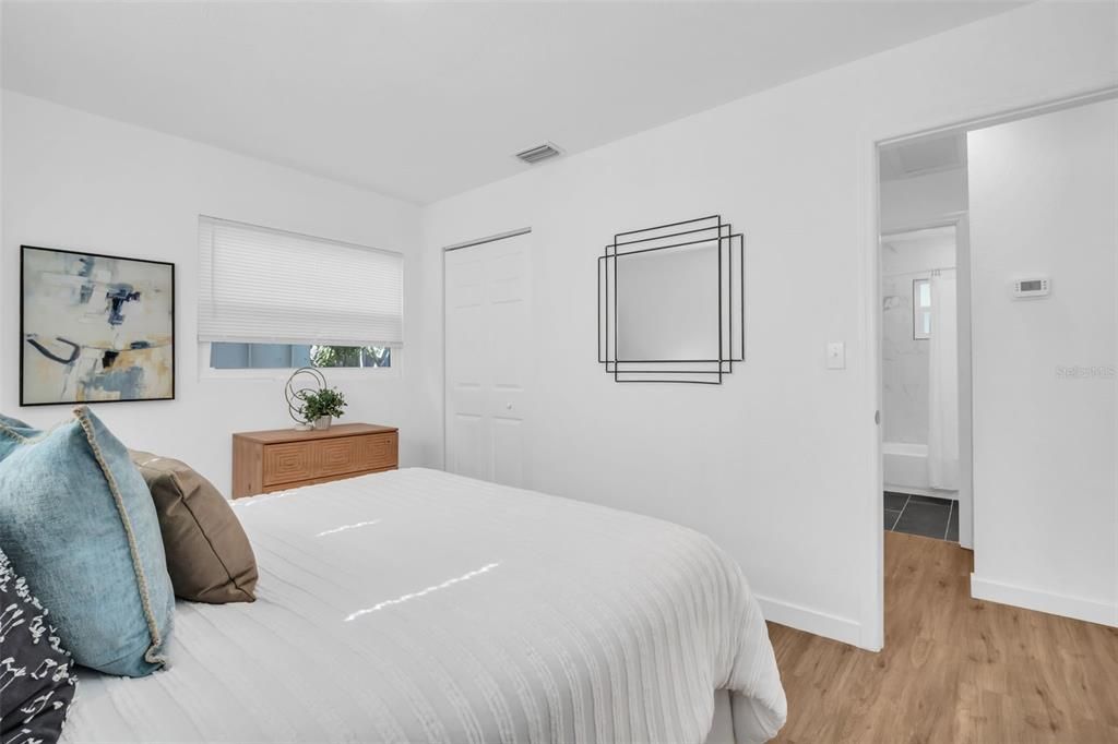 На продажу: $340,000 (3 спален, 1 ванн, 878 Квадратных фут)