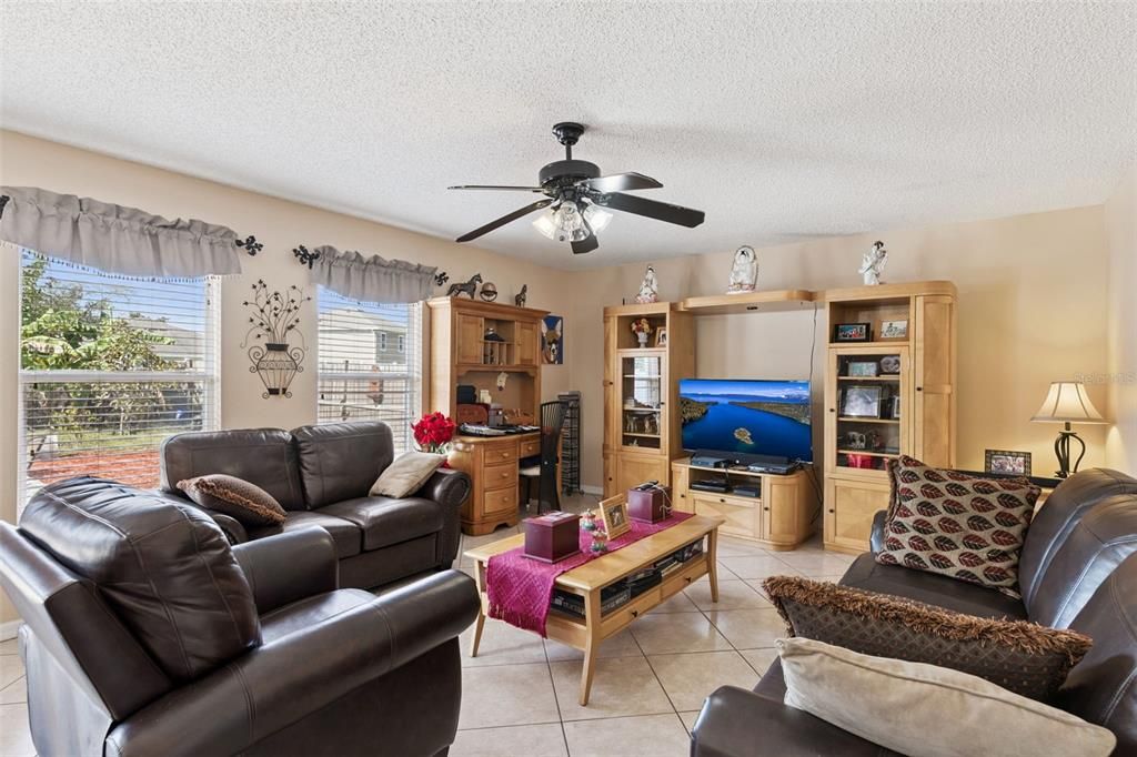 For Sale: $415,000 (4 beds, 2 baths, 2476 Square Feet)