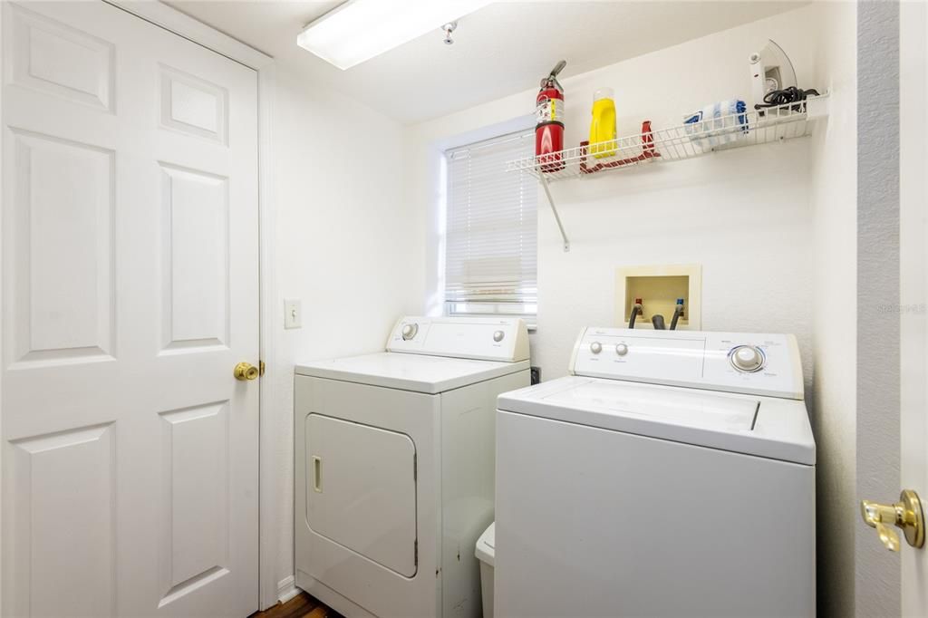 待售: $275,000 (2 贝兹, 2 浴室, 1135 平方英尺)