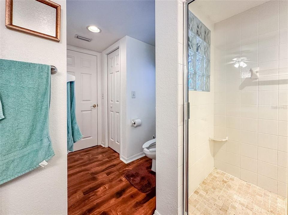 待售: $275,000 (2 贝兹, 2 浴室, 1135 平方英尺)