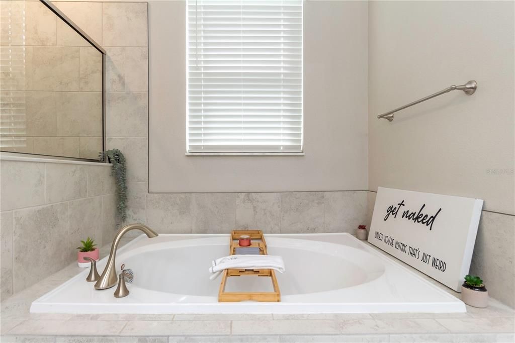 На продажу: $380,000 (3 спален, 2 ванн, 1732 Квадратных фут)