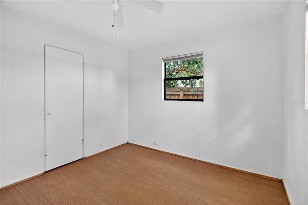 For Sale: $260,000 (2 beds, 1 baths, 552 Square Feet)