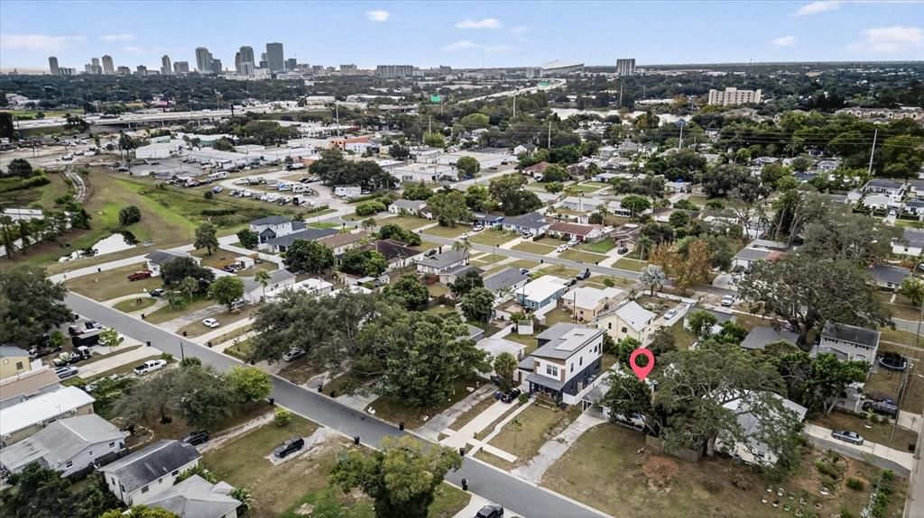 For Sale: $260,000 (2 beds, 1 baths, 552 Square Feet)