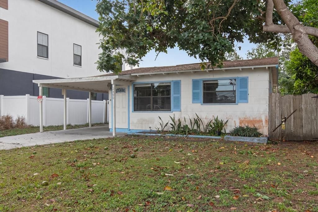 For Sale: $260,000 (2 beds, 1 baths, 552 Square Feet)