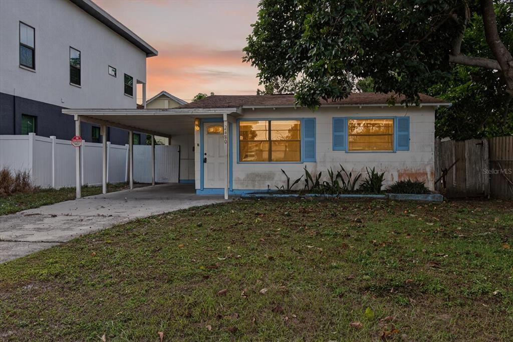 For Sale: $260,000 (2 beds, 1 baths, 552 Square Feet)