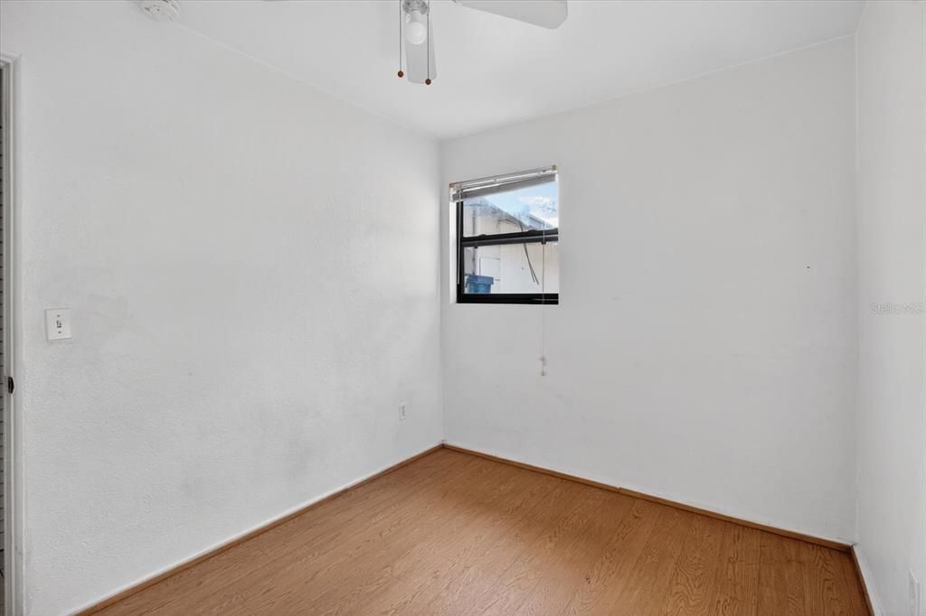 For Sale: $260,000 (2 beds, 1 baths, 552 Square Feet)