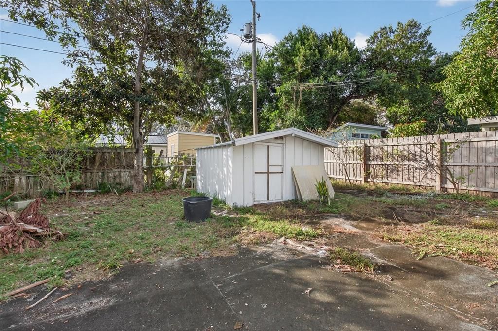 For Sale: $260,000 (2 beds, 1 baths, 552 Square Feet)