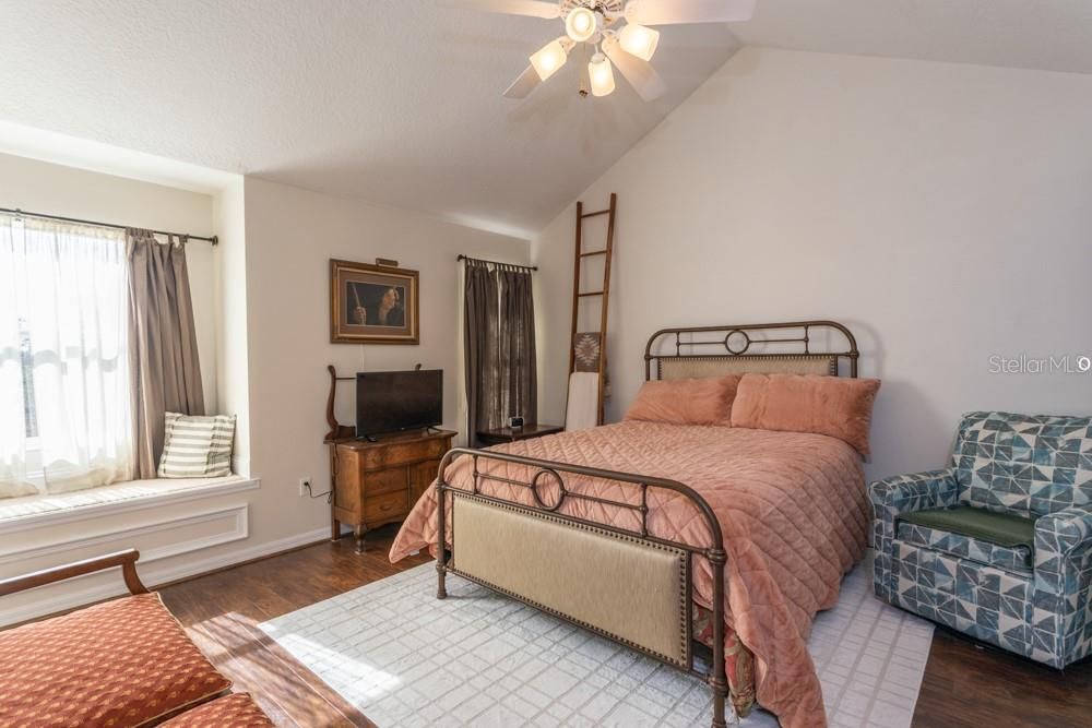 En Venta: $449,700 (3 camas, 2 baños, 1768 Pies cuadrados)