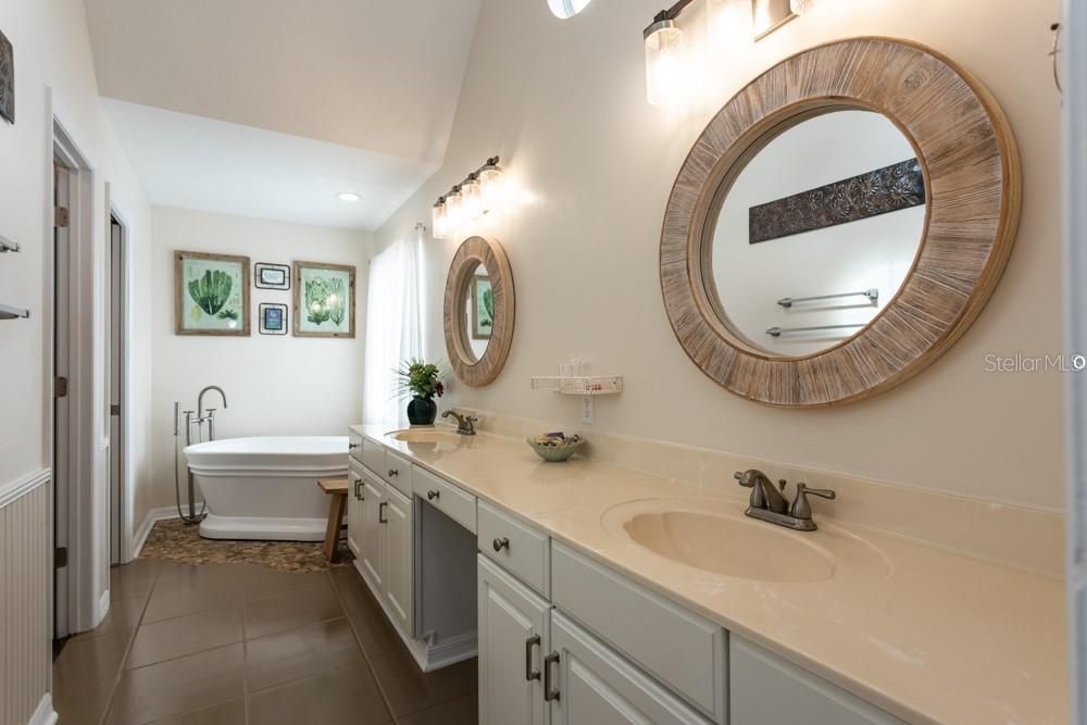 En Venta: $449,700 (3 camas, 2 baños, 1768 Pies cuadrados)