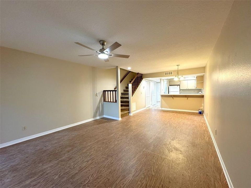 出租: $1,400 (2 贝兹, 2 浴室, 1230 平方英尺)