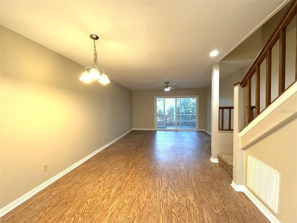 出租: $1,400 (2 贝兹, 2 浴室, 1230 平方英尺)