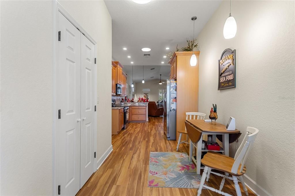 待售: $525,500 (3 贝兹, 2 浴室, 1988 平方英尺)