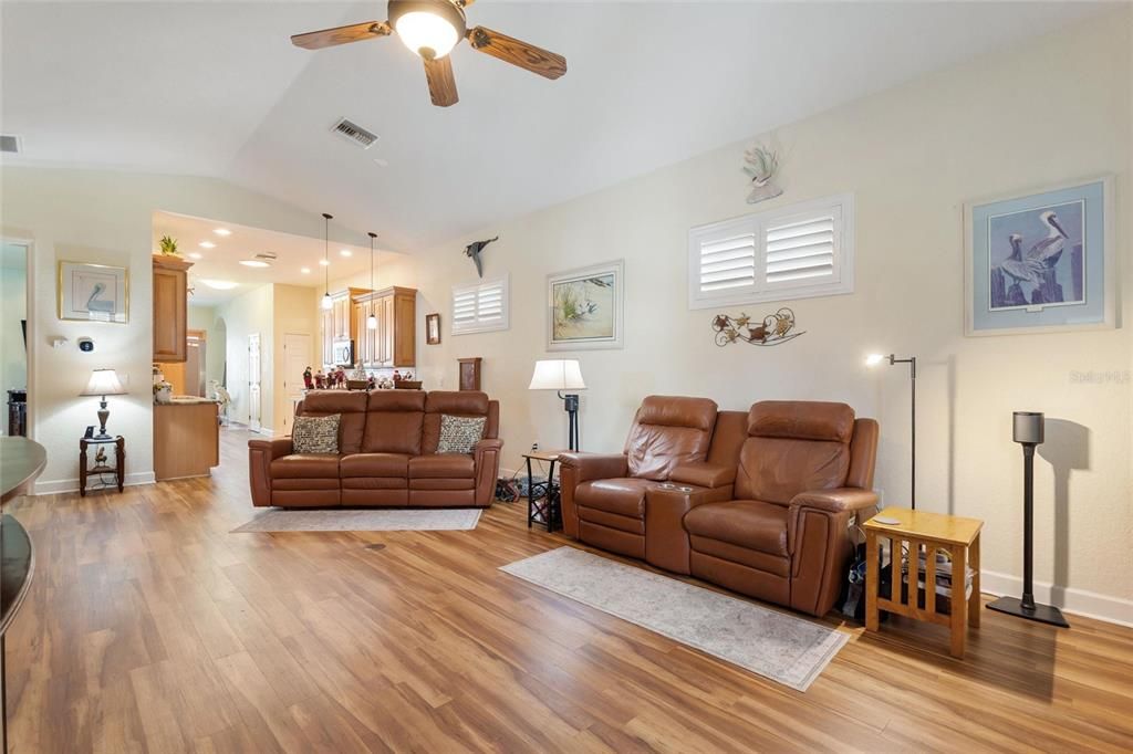 待售: $525,500 (3 贝兹, 2 浴室, 1988 平方英尺)