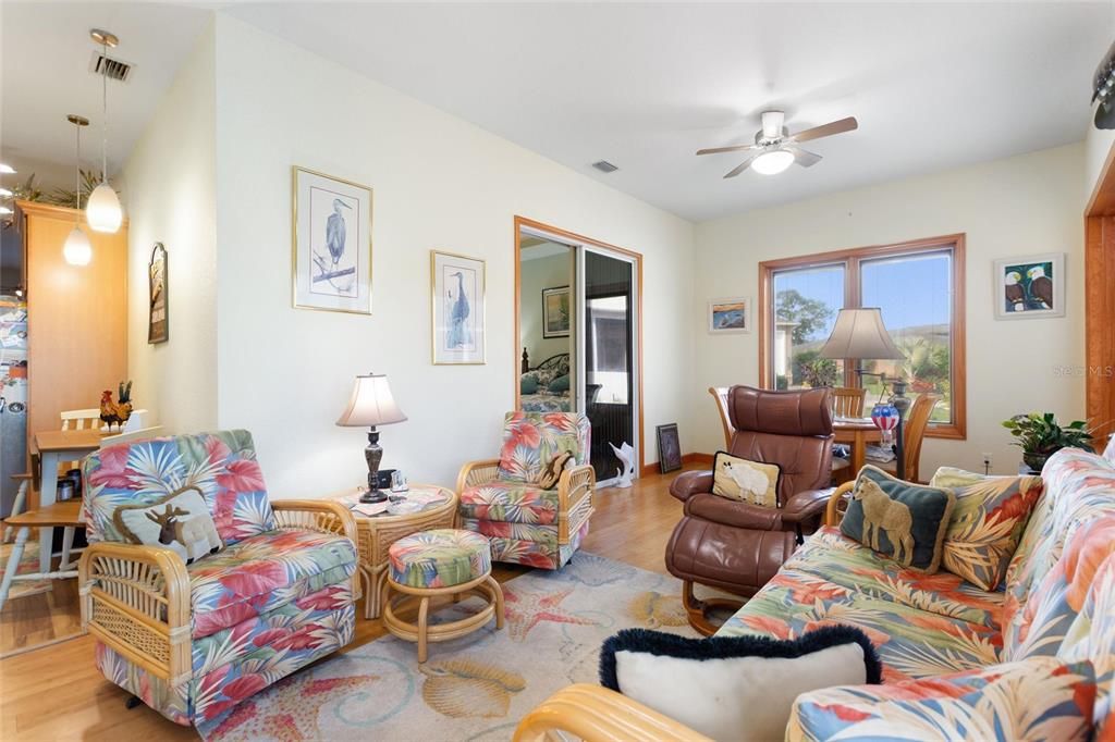 待售: $525,500 (3 贝兹, 2 浴室, 1988 平方英尺)