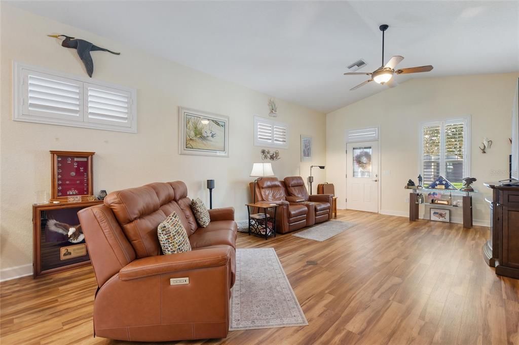 待售: $525,500 (3 贝兹, 2 浴室, 1988 平方英尺)