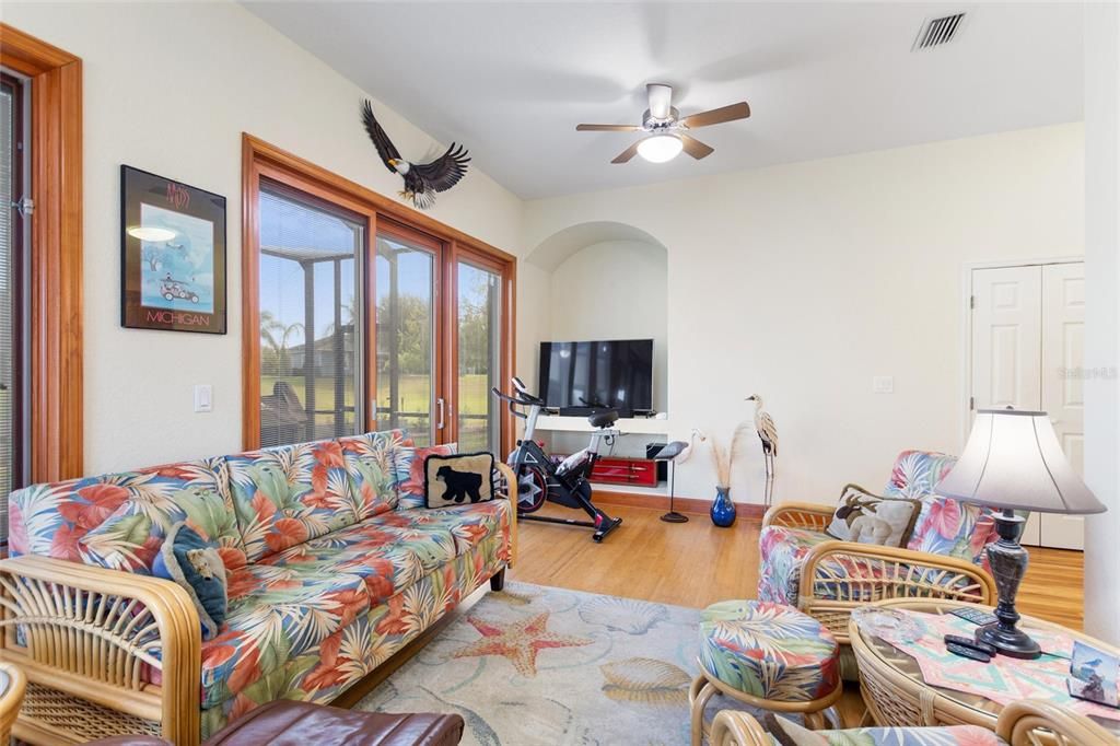 待售: $525,500 (3 贝兹, 2 浴室, 1988 平方英尺)