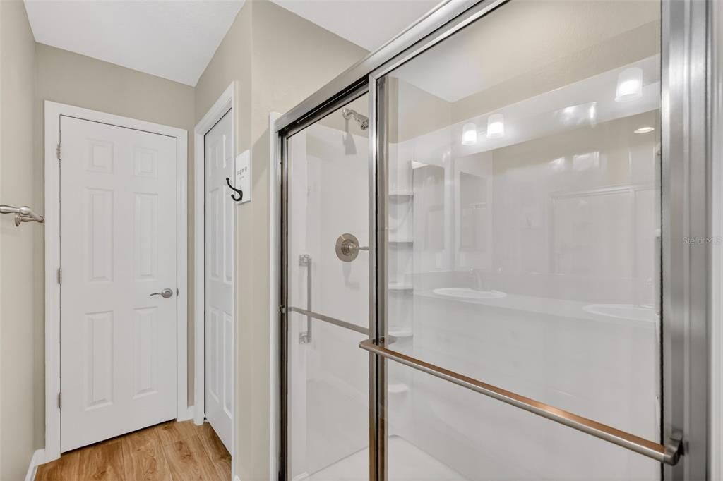 For Sale: $325,000 (3 beds, 2 baths, 1426 Square Feet)