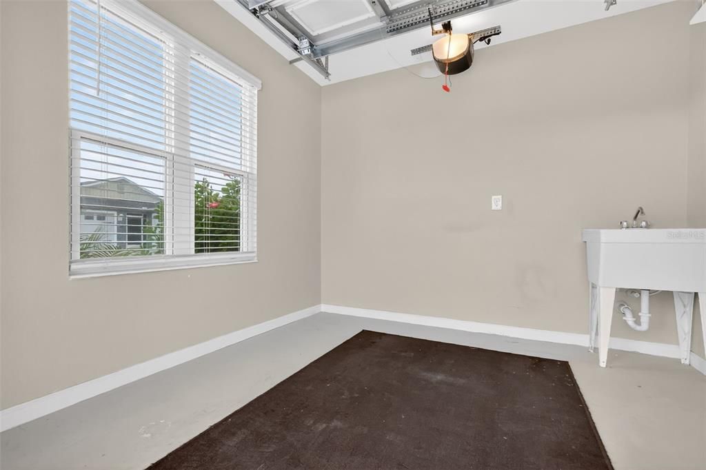 For Sale: $325,000 (3 beds, 2 baths, 1426 Square Feet)