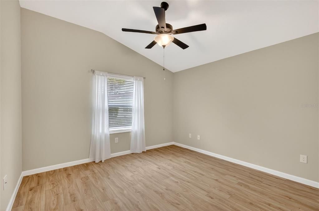 For Sale: $325,000 (3 beds, 2 baths, 1426 Square Feet)