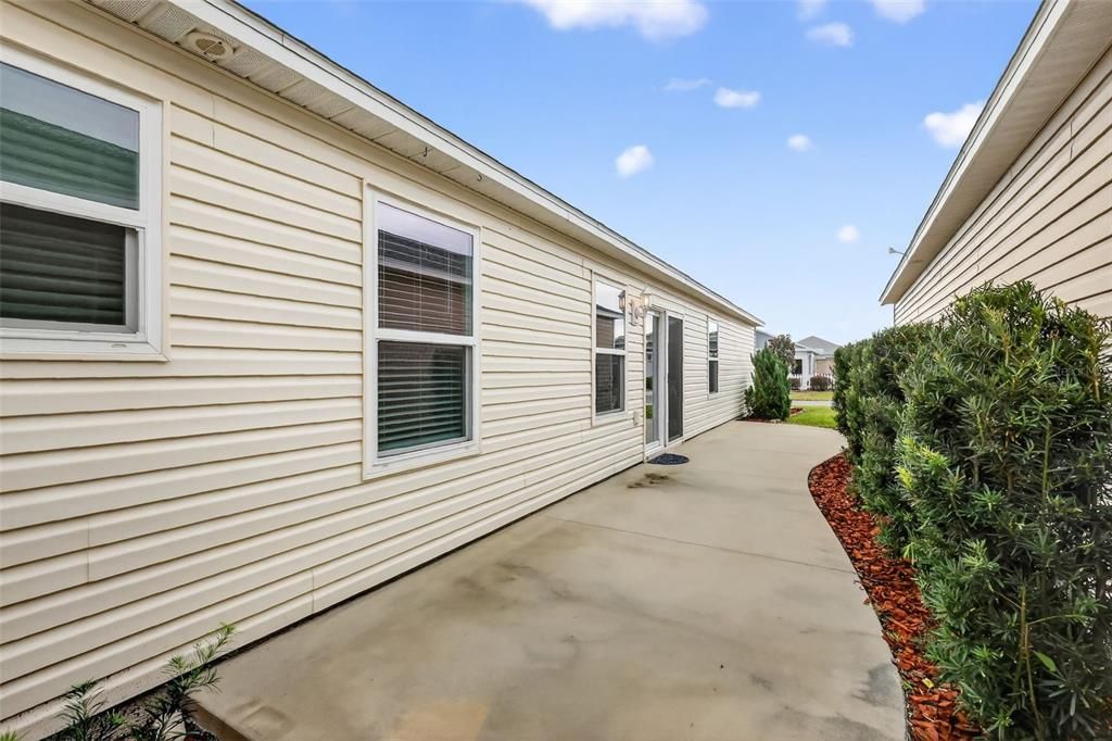 For Sale: $325,000 (3 beds, 2 baths, 1426 Square Feet)