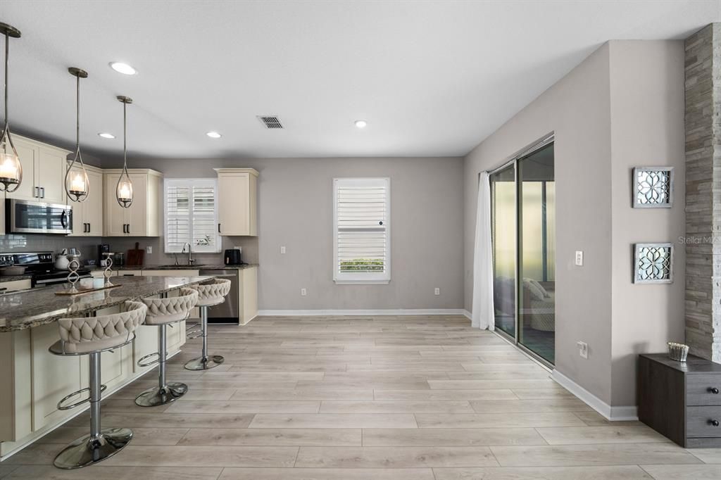 На продажу: $465,000 (2 спален, 2 ванн, 1575 Квадратных фут)