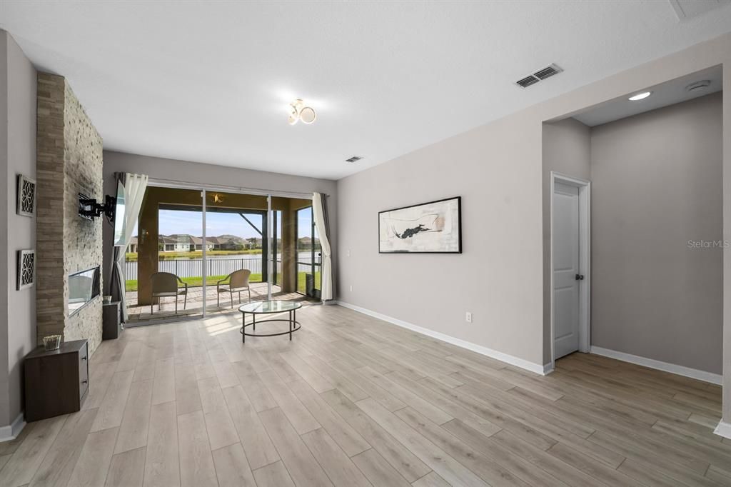 На продажу: $465,000 (2 спален, 2 ванн, 1575 Квадратных фут)