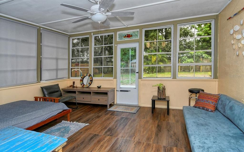 En Venta: $374,900 (3 camas, 2 baños, 1427 Pies cuadrados)