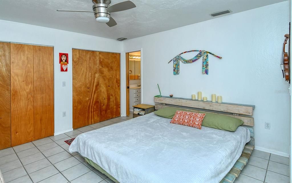 En Venta: $374,900 (3 camas, 2 baños, 1427 Pies cuadrados)