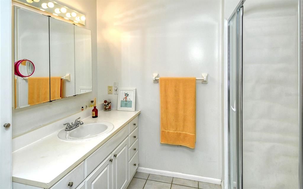 En Venta: $374,900 (3 camas, 2 baños, 1427 Pies cuadrados)