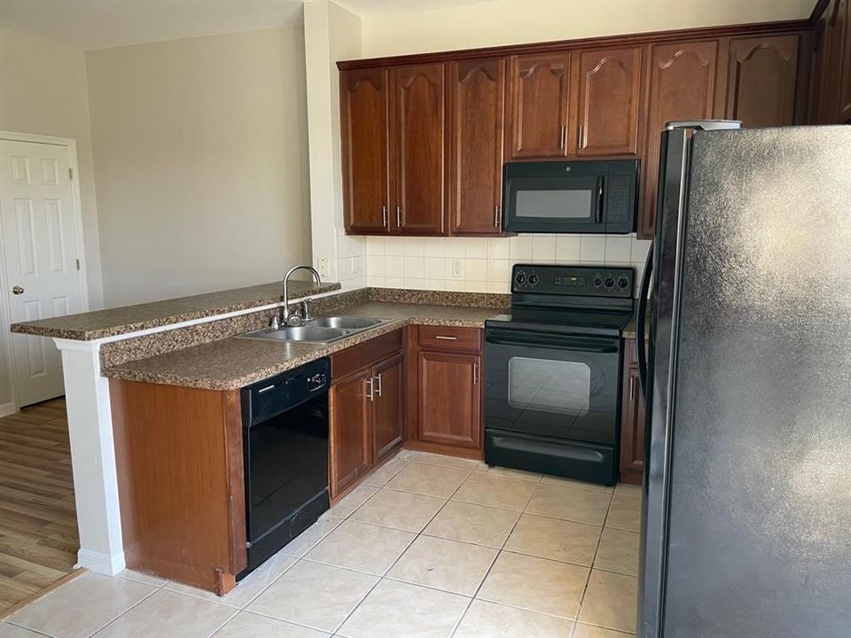 出租: $2,150 (2 贝兹, 2 浴室, 1216 平方英尺)