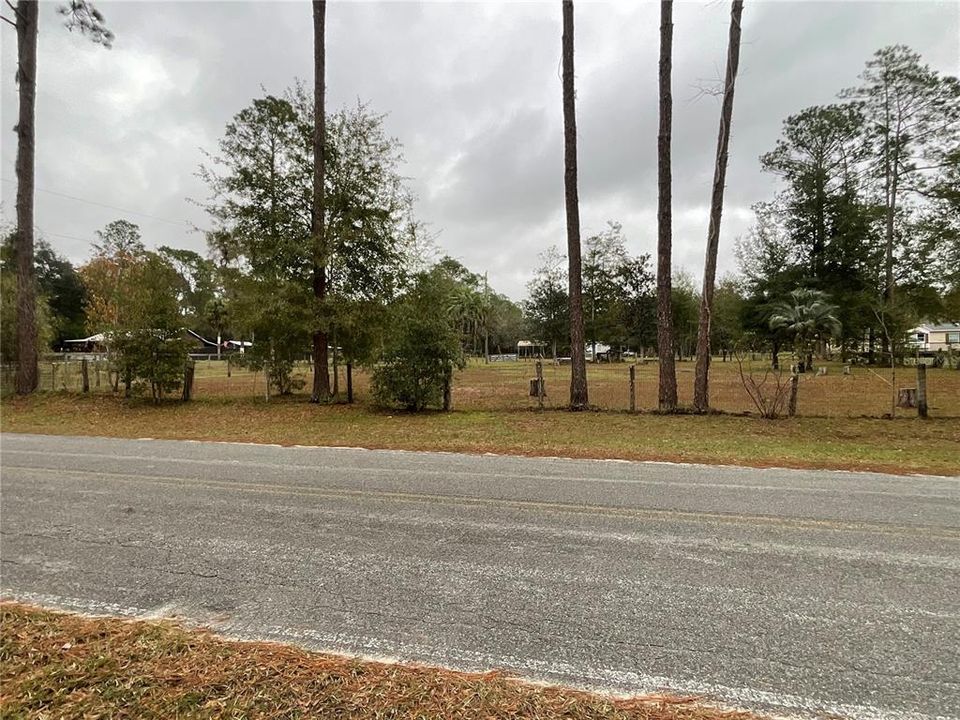 For Sale: $179,900 (3 beds, 2 baths, 1296 Square Feet)