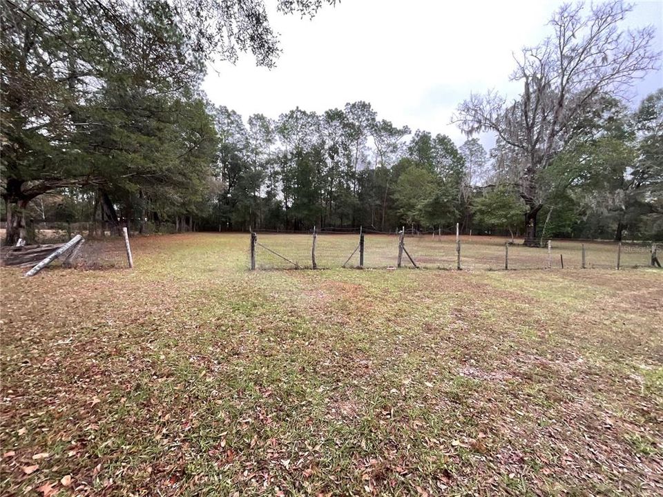 For Sale: $179,900 (3 beds, 2 baths, 1296 Square Feet)