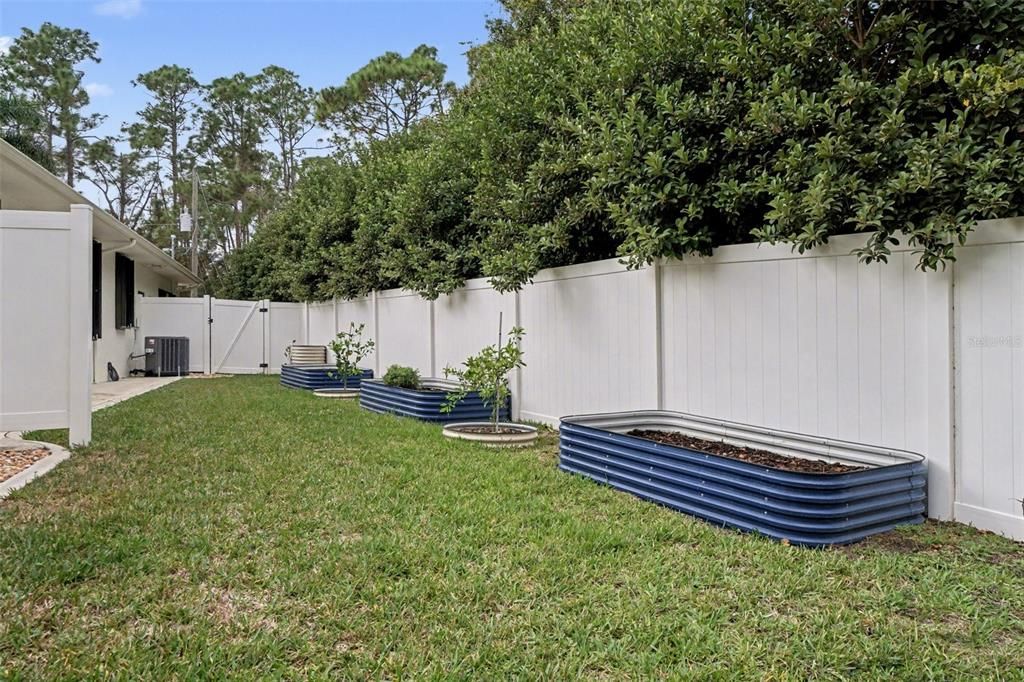 For Sale: $469,900 (3 beds, 2 baths, 2009 Square Feet)