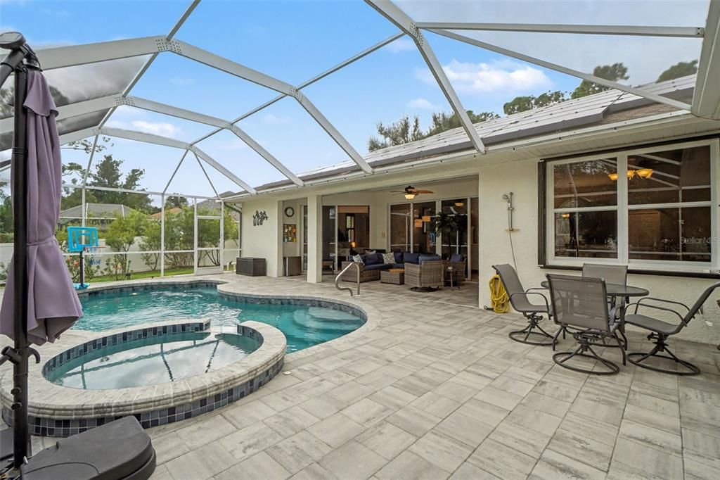 For Sale: $469,900 (3 beds, 2 baths, 2009 Square Feet)