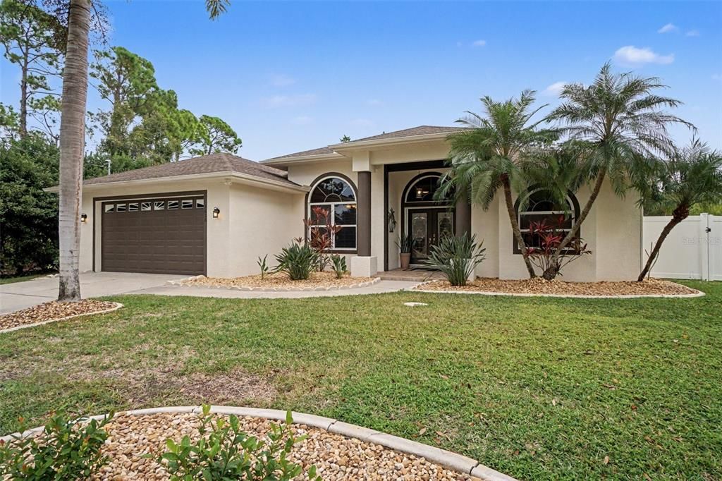 For Sale: $469,900 (3 beds, 2 baths, 2009 Square Feet)